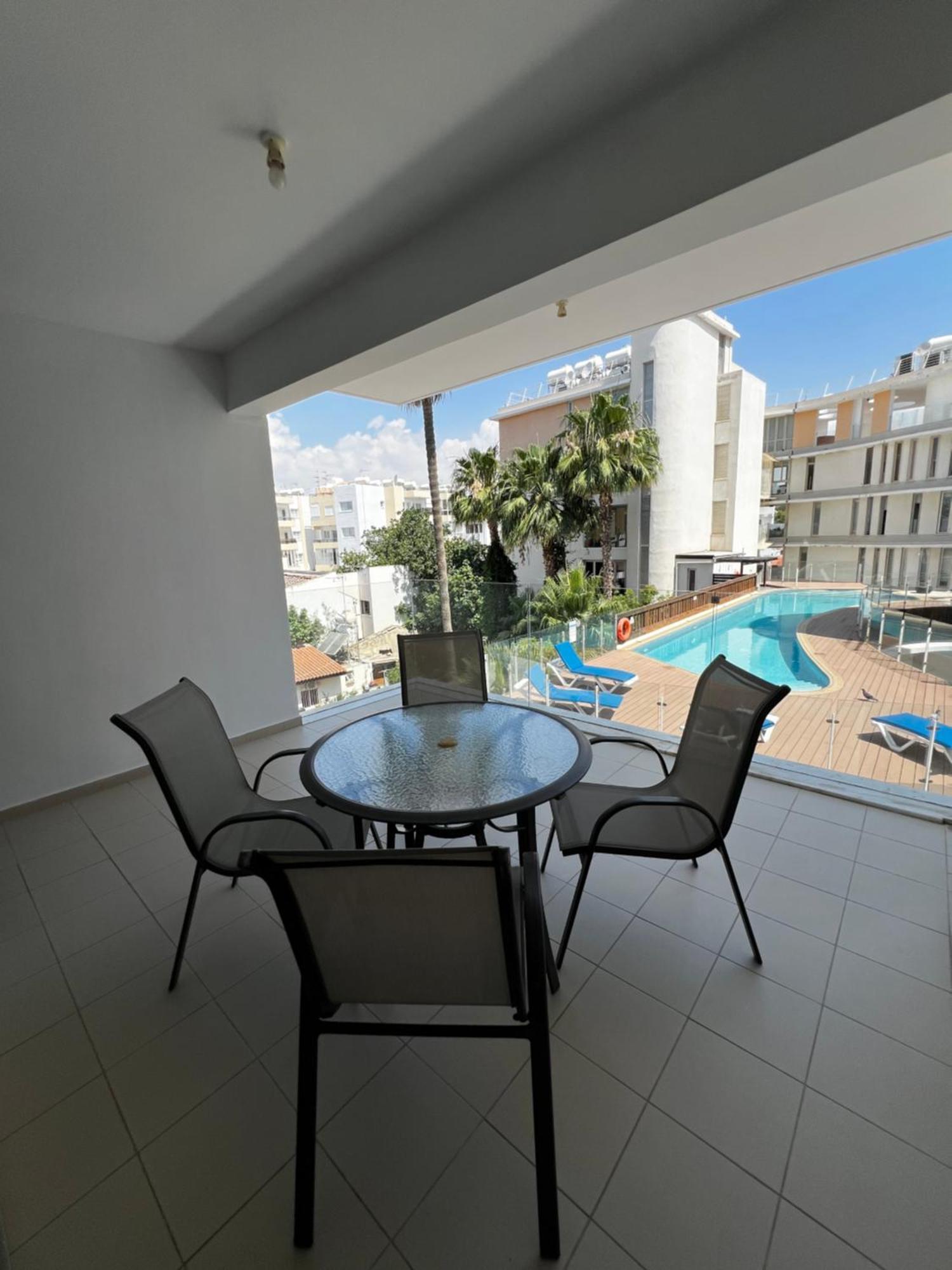 Apartament Pool View Flat In Centre Larnaca