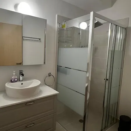 Pool View Flat In City Centre Larnaca Exterior photo