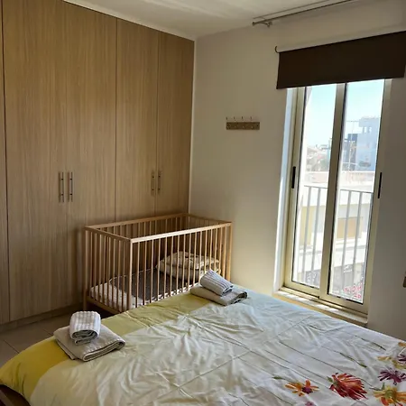 Pool View Flat In City Centre Larnaca Exterior photo
